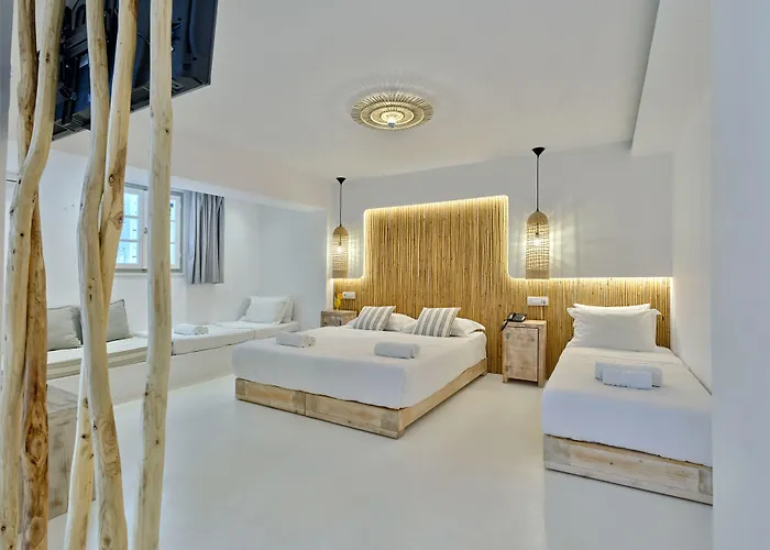 Zefi & Szálloda Náusza